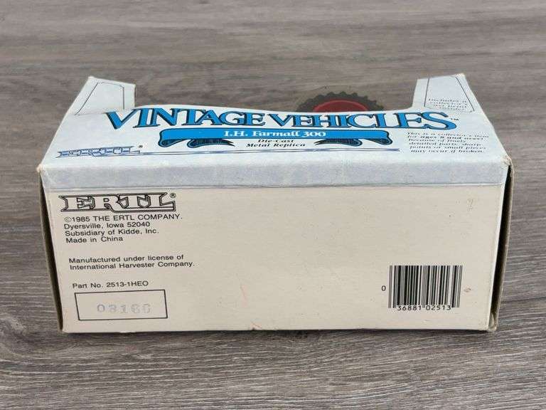 IH McCormick Farmall 300 NF, 1/43, Ertl, Vintage Vehicles