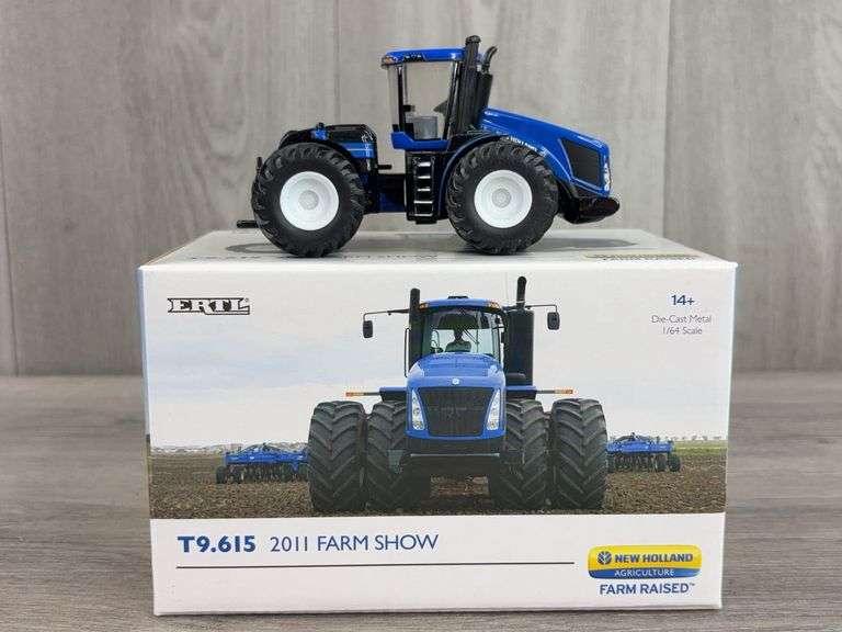 New Holland T9.615 4WD Duals, 1/64, 2011 Farm  Show, Ertl