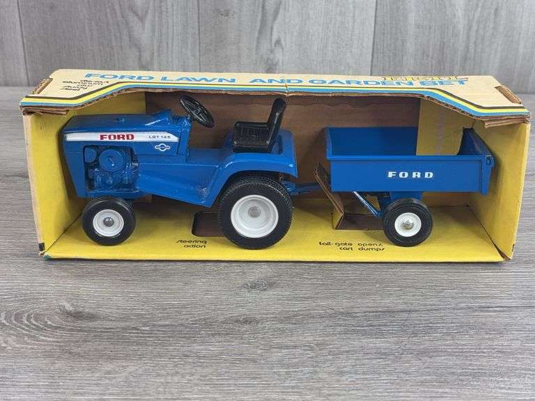 Ford LGT 145 Lawn & Garden Set, 1/12, Ertl, Stock #814