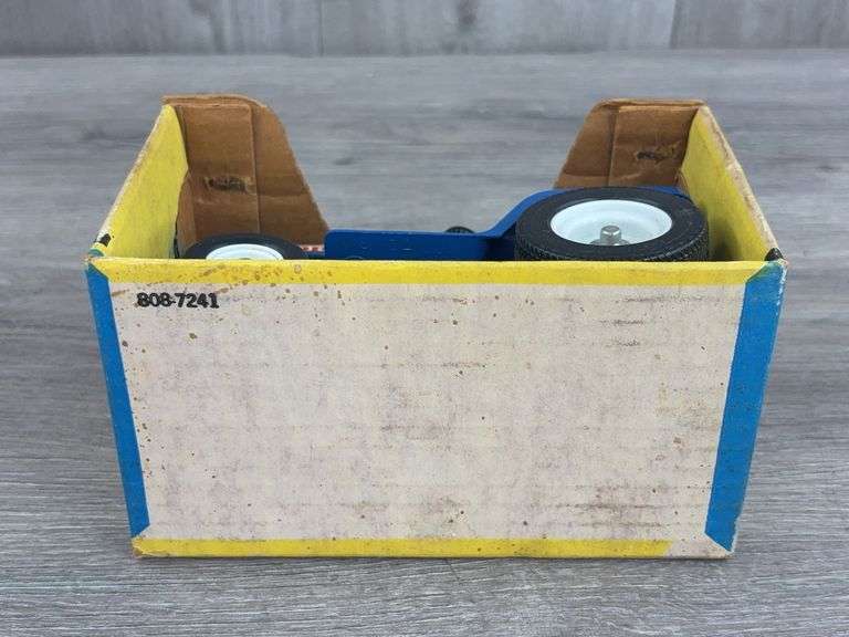 Ford LGT 145 Lawn & Garden Tractor, 1/12, Ertl, Stock #808