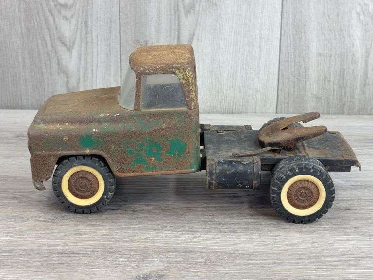 Tru-Scale Dually Truck, 11 1/2”