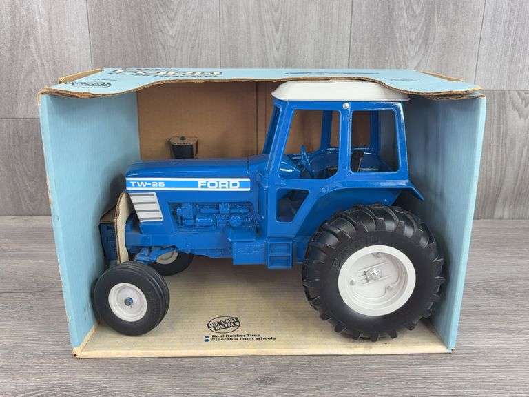 Ford TW-25 WF Cab, 1/12, Ertl, Stock #819