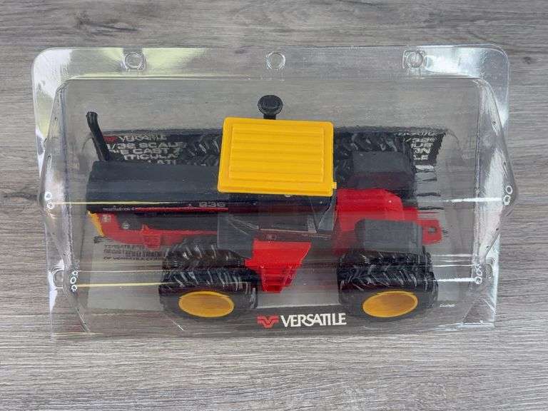 Versatile 836 Designation 6 4WD Duals, 1/32, Scale Models