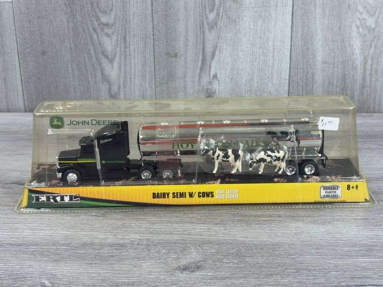 John Deere Hoy & Son Dairy Tractor Tanker W/Cows, 1/64, Ertl