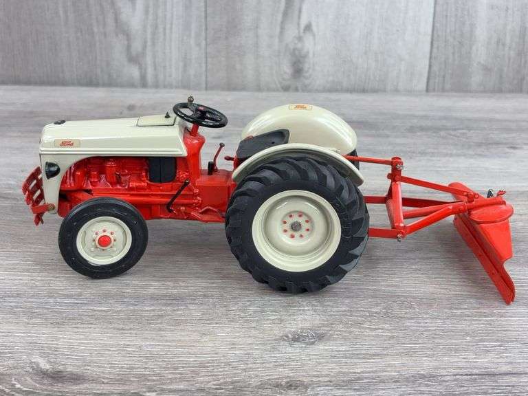Ford 8N W/Blade, 1/16, Custom, DIT #4, 1990