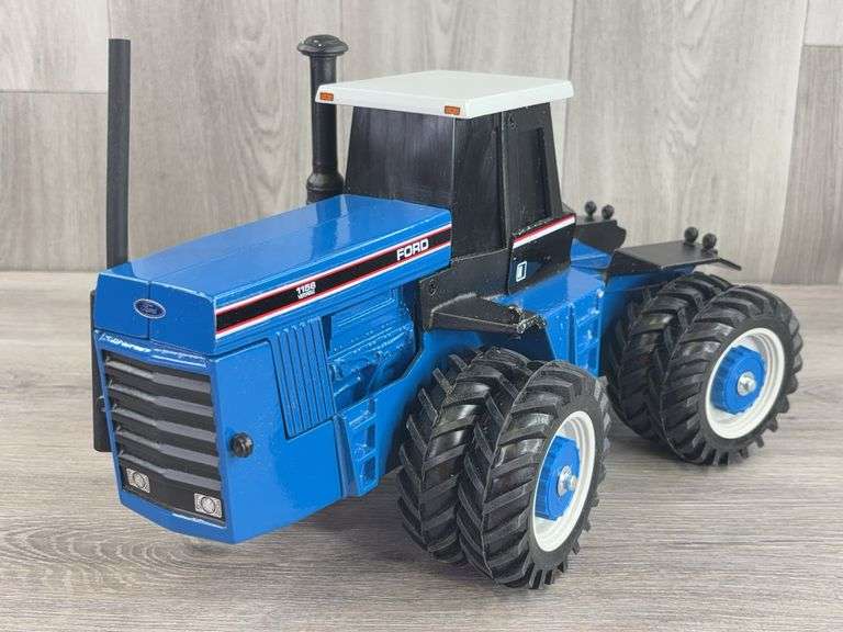 Ford 1156 Versatile 4WD Duals, 1/16, Scale Models