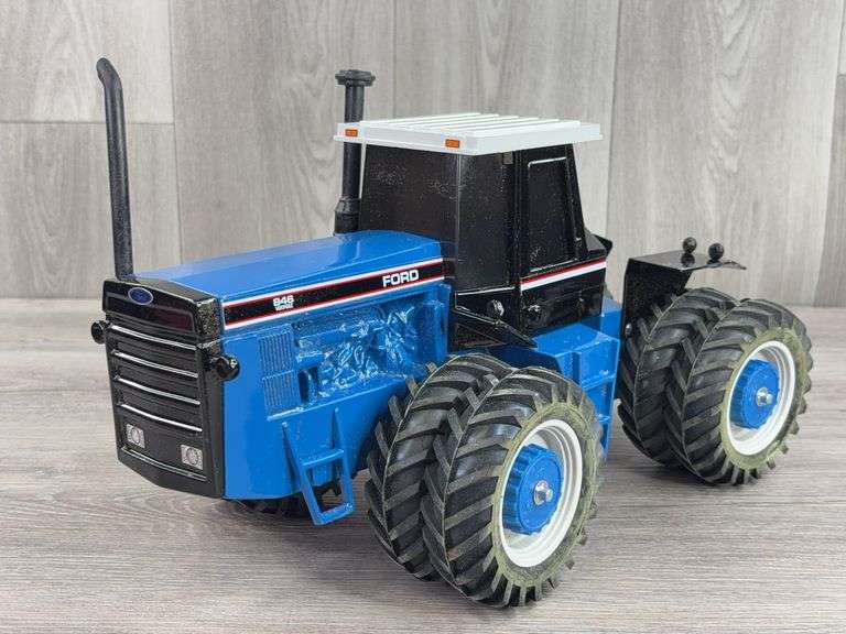 Ford 846 Versatile 4WD Duals, 1/16, Scale Models