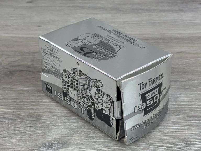 Oliver 1950-T MFD Duals, 1/64, 2002 NFTS, Toy Farmer