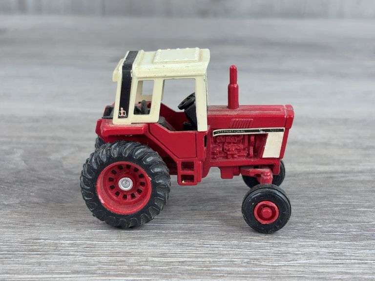 International 1086 WF, Case IH 2594 WF W/Loader & Ford 9700, 1/64