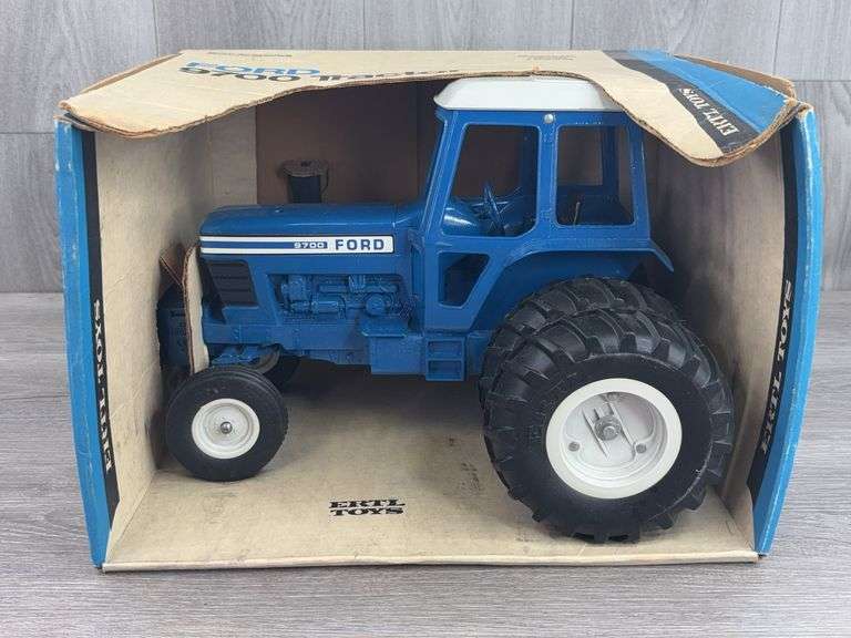 Ford 9700 WF Duals, 1/12, Ertl Toys, Stock #818