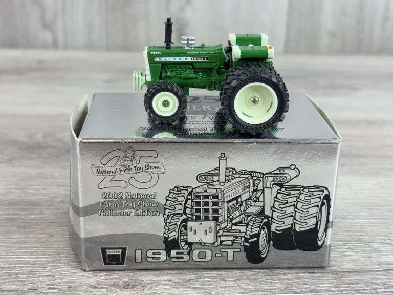 Oliver 1950-T MFD Duals, 1/64, 2002 NFTS, Toy Farmer