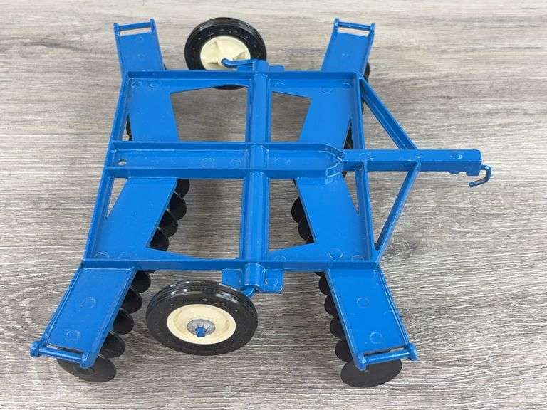 Ford Disc, 1/16, Ertl, Missing Wings