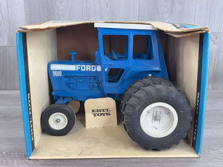 Ford 9600 WF Duals, 1/12, Ertl Toys, Stock #821, 3 PT