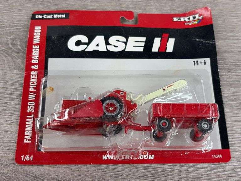 IH Farmall 350 W/Mounted Picker & Barge Wagon, 1/64