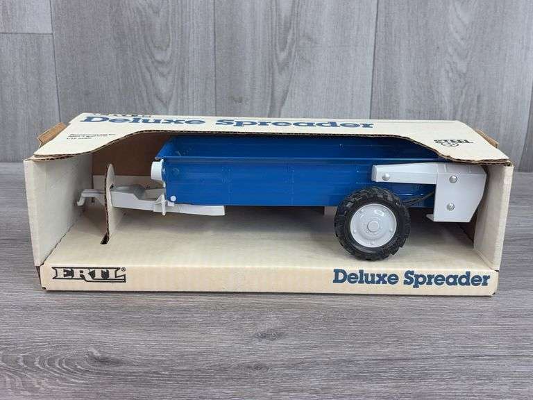Ford Deluxe Spreader, 1/16, Ertl, Stock #822