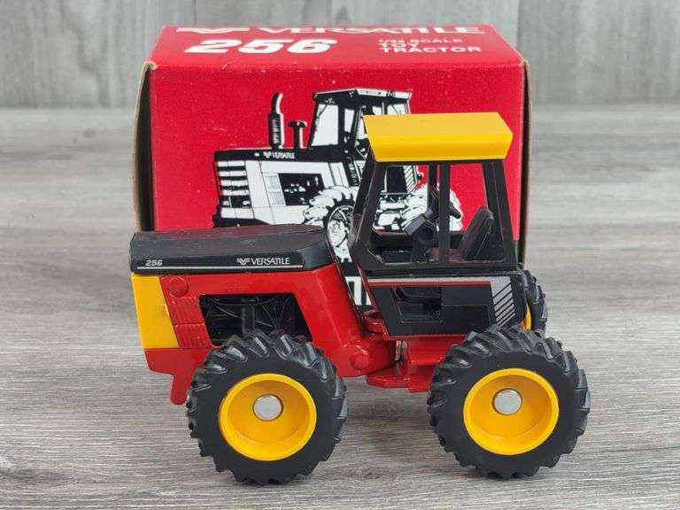 Versatile 256 4WD, 1/32, Scale Models