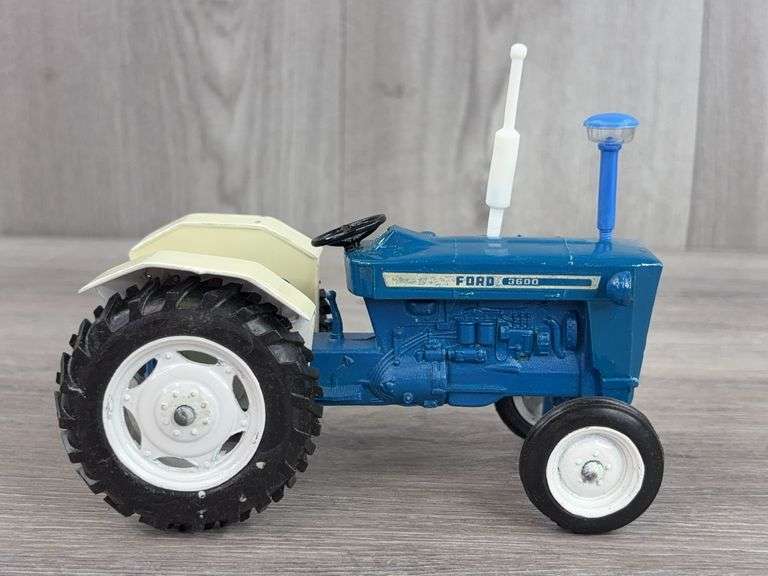 Ford 3600 WF, 1/16