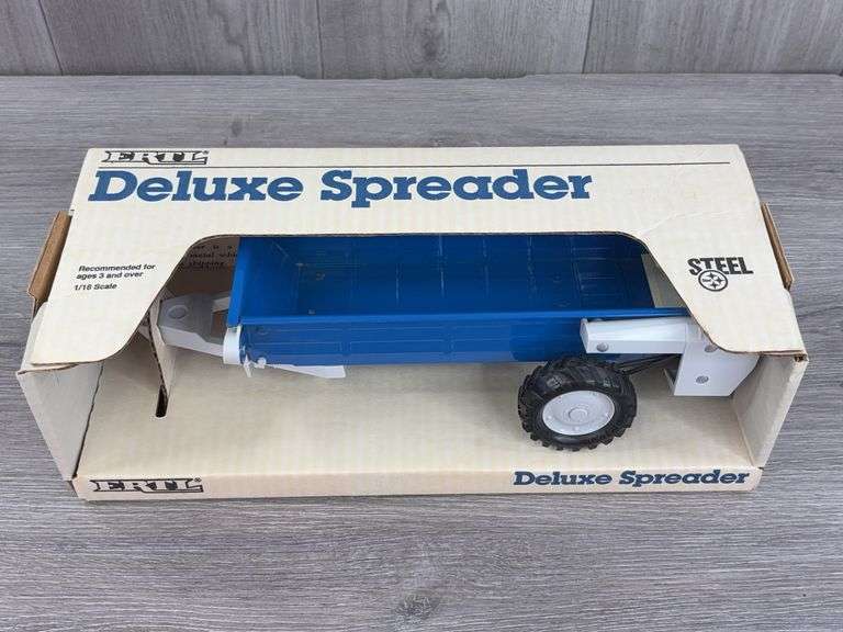 Ford Deluxe Spreader, 1/16, Ertl, Stock #822