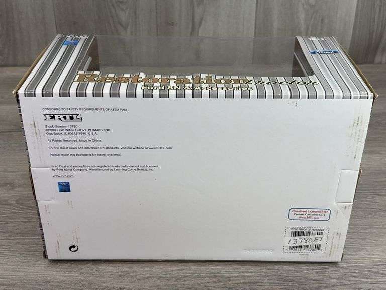 Ford 8N Restoration Tractor & Accessories, 1/16, Ertl