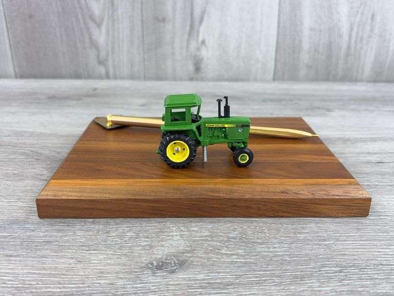 John Deere Sound Gard Tractor-1/64 & Pen Set