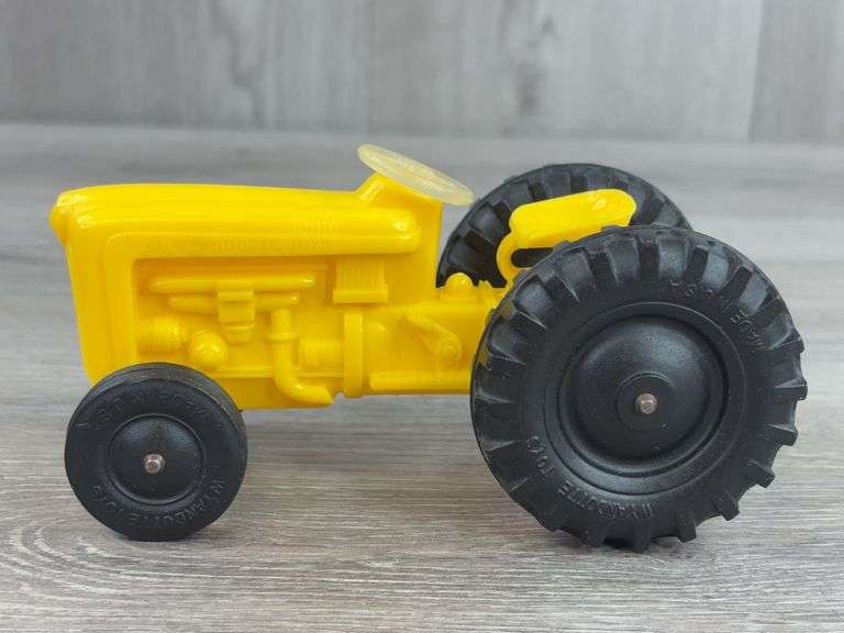 Wyandotte Toys Tractor, 5 1/2”