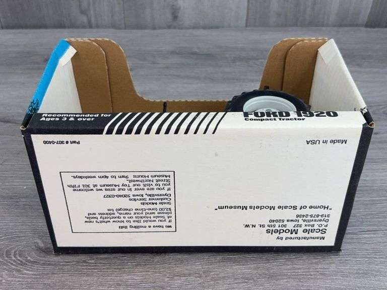 Ford 1920 MFD ROPS W/2 Bottom Plow, 1/16, Scale Models