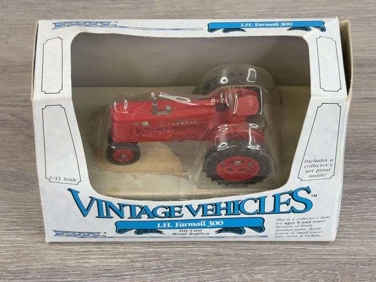 IH McCormick Farmall 300 NF, 1/43, Ertl, Vintage Vehicles