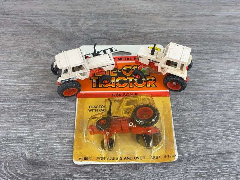 2 Case 2590 WF & 1 Agri King, 1/64, Ertl