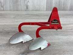 Dearborn 2 Bottom Plow, 1/12, Slik