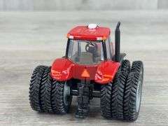 Case IH Magnum 305 Duals/Triples, 1/64, 2010 Farm Show