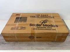 Ford 641 Workmaster WF W/Light Pedal Tractor, NIB, Scale Models