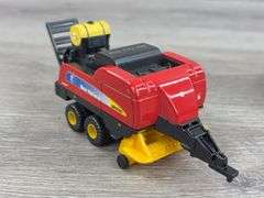 New Holland T8.275 & BB9060 Square Baler, 1/64