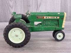 Oliver 1850 NF, 1/16, Ertl, Missing Muffler