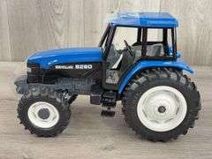 New Holland 8260 MFD, 1/16, 1997 NFTS, Toy Farmer