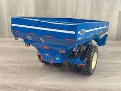 Kinze 1050 Row Crop Harvest Commander Grain Auger Wagon, 1/16