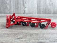 International 4 Bottom Plow, 1/16, Ertl