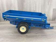Kinze 1050 Row Crop Harvest Commander Grain Auger Wagon, 1/16
