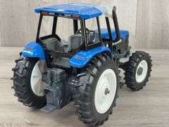 New Holland 8260 MFD, 1/16, 1997 NFTS, Toy Farmer