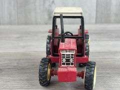 2 International Tractors, 1/32, Ertl, Missing & Damaged Parts