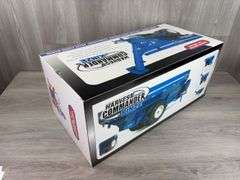 Kinze 1050 Row Crop Harvest Commander Grain Auger Wagon, 1/16