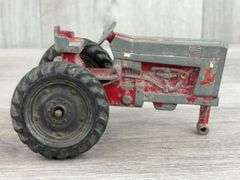 2 International Tractors, 1/32, Ertl, Missing & Damaged Parts
