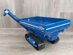 Kinze 1050 Sof-Trak Harvest Commander Grain Wagon, 1/16