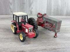 2 International Tractors, 1/32, Ertl, Missing & Damaged Parts