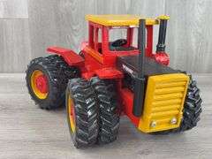 Versatile 4WD Duals W/Decals, 1/16, Scale Models