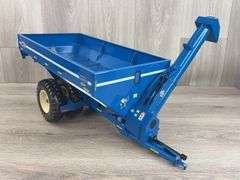 Kinze 1050 Row Crop Harvest Commander Grain Auger Wagon, 1/16