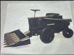 Gleaner Super 7 Black Stealth Pedal Combine, NIB, Scale Models