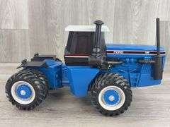 Ford 1156 Versatile 4WD Duals, 1/16, Scale Models