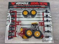 Versatile 256/276 4WD W/Accessories, 1/32, Scale Models