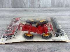 Versatile 256/276 4WD W/Accessories, 1/32, Scale Models