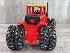 Versatile 4WD Duals W/Decals, 1/16, Scale Models